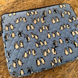 Like New Vera Bradley light blue Zippered cotton Laptop Case Fits up to 15”